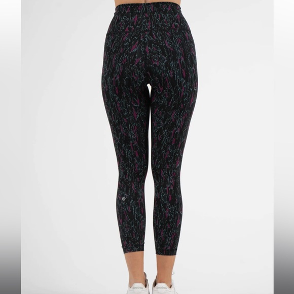 Lululemon Barry’s Bootcamp print Wunder Train HR tight leggings - Picture 5 of 5